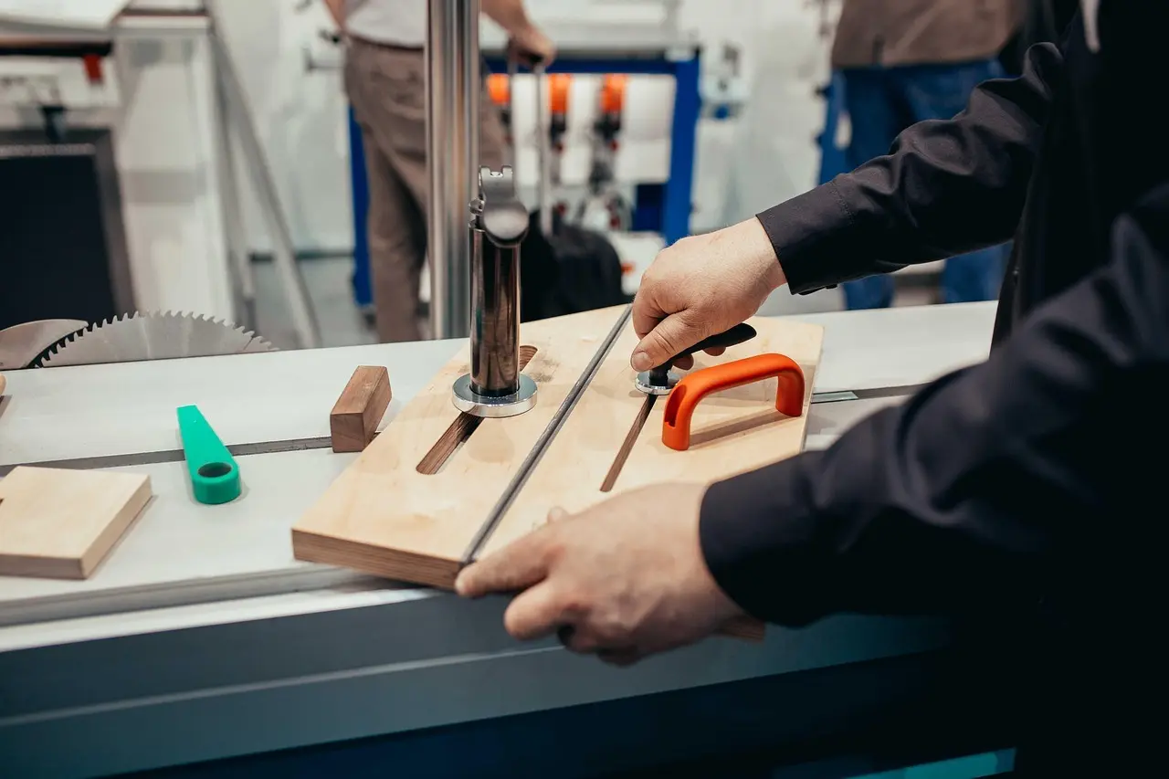 Opsætning af støvopsamling på bordrundsav