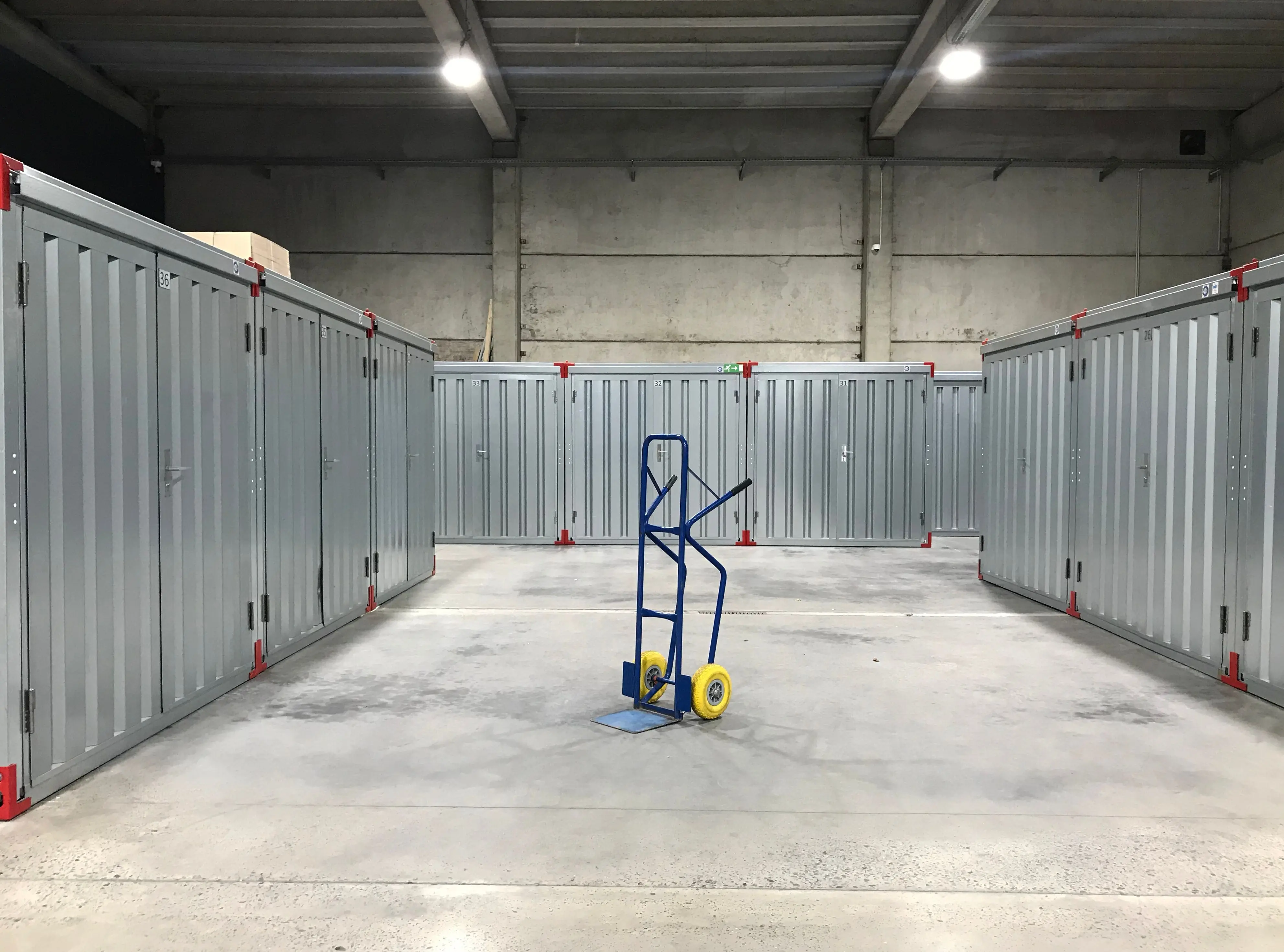Sådan skåner du ryggen, når byggeprojektet kræver tunge løft